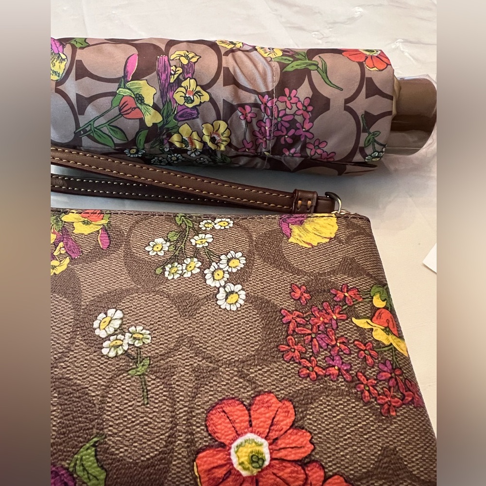 Coach Umbrella & Matching Wristlet.  CC Logo w/ Spring Flowers, Tan & Khaki colo